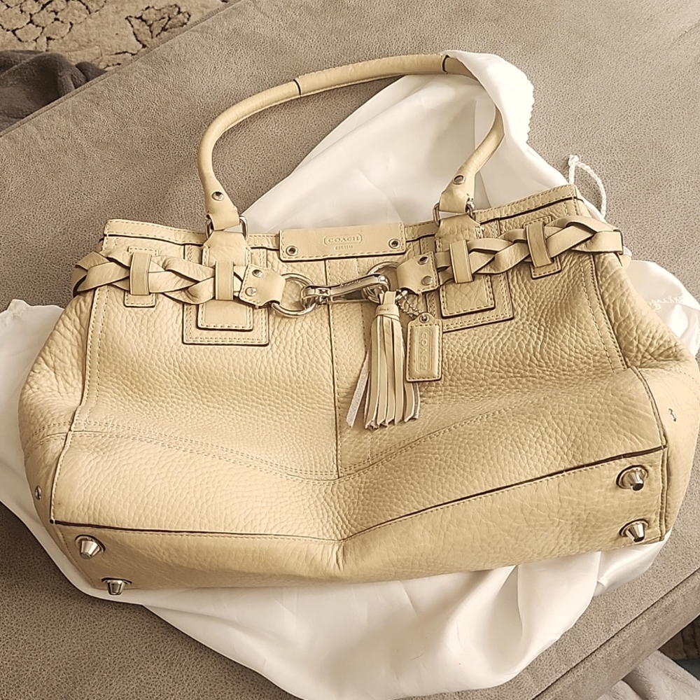 Like new tan Coach satchel